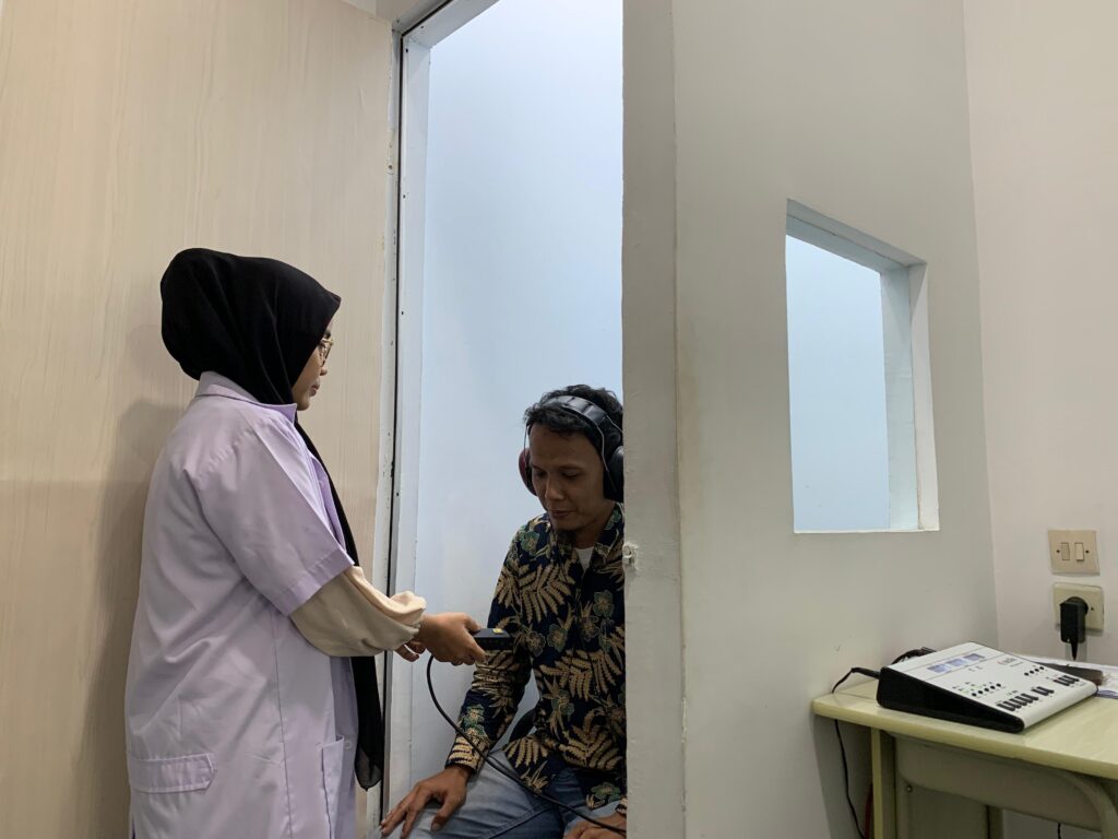 Tes Audiometri di Klinik Earsound